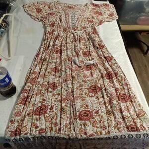 KYL Red Floral V-neck Dress Short Sleeve Boho Maxi measures 16 cottage core